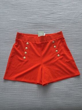 NWT H&M Bright Red High-Waisted Button Accent Shorts, Size L